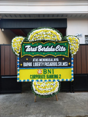 Papan Bunga Duka di Langkapura Baru