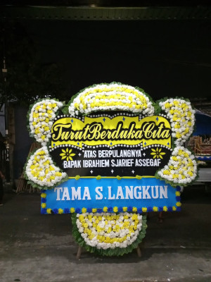 Papan Bunga Duka di Langkapura Baru